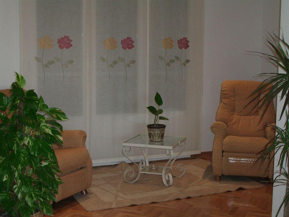 Hostal Jerez Мадрид Екстериор снимка