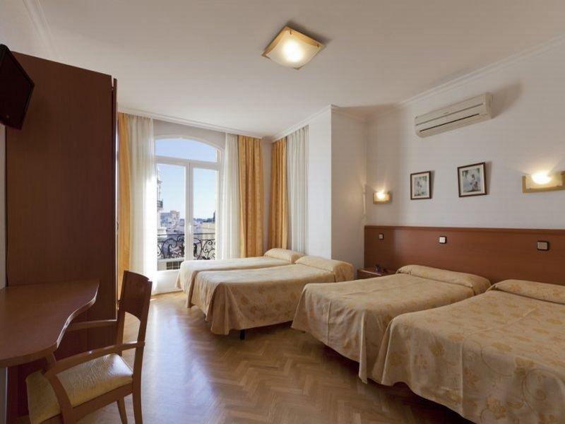 Hostal Jerez Мадрид Екстериор снимка