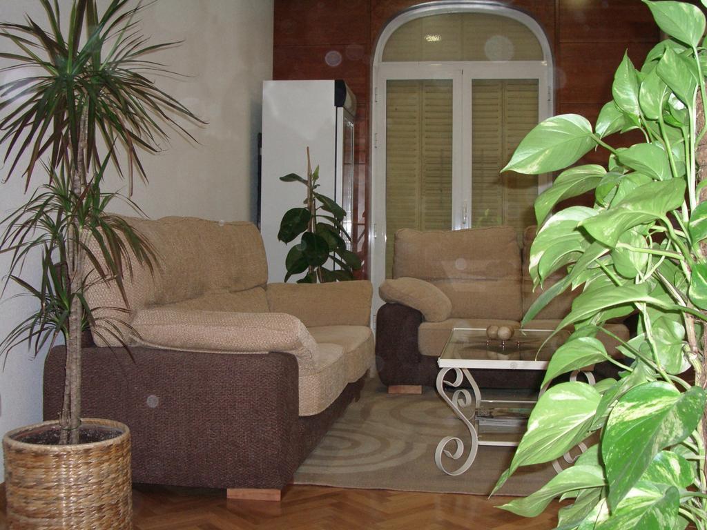 Hostal Jerez Мадрид Екстериор снимка