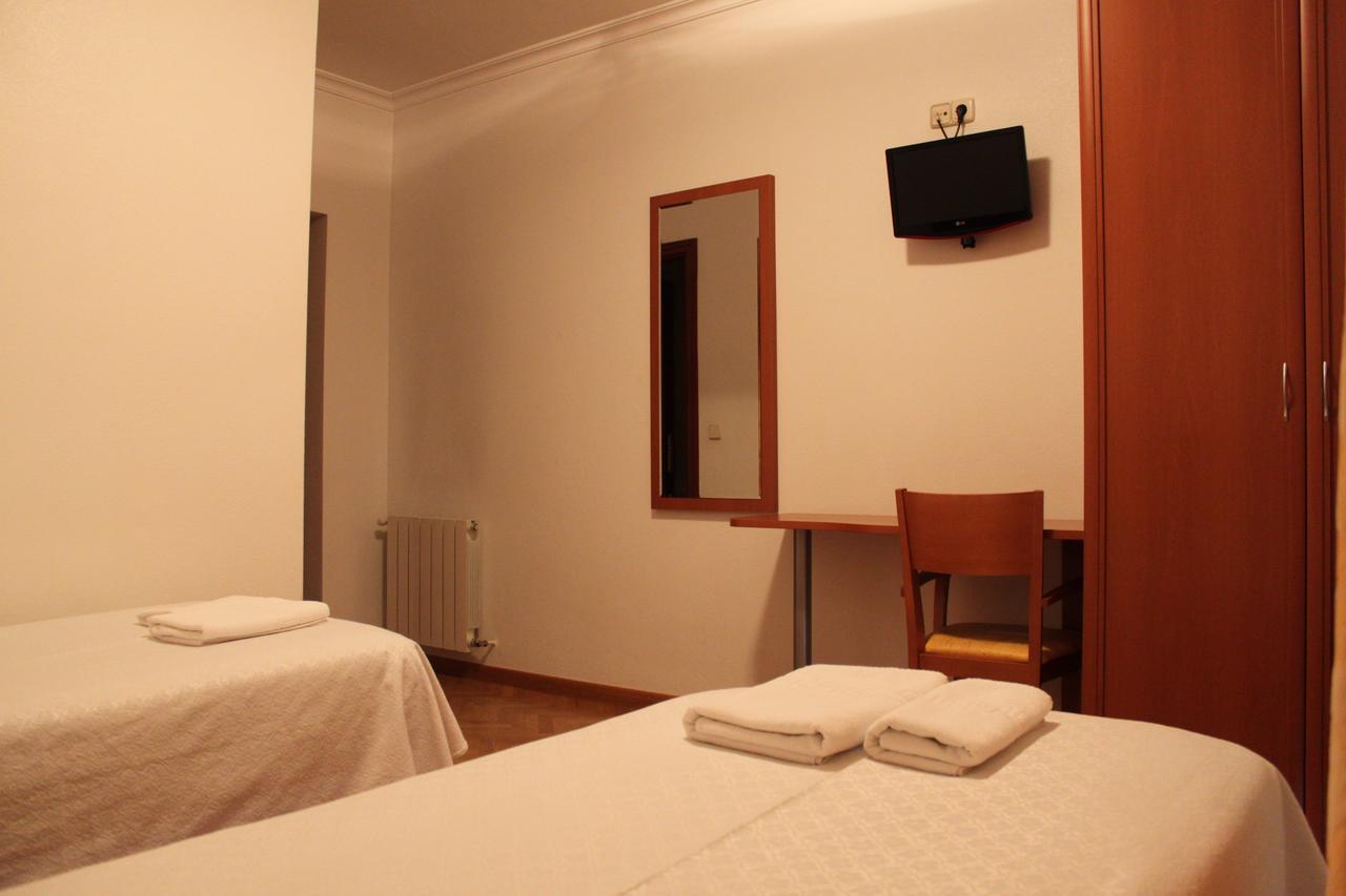 Hostal Jerez Мадрид Екстериор снимка