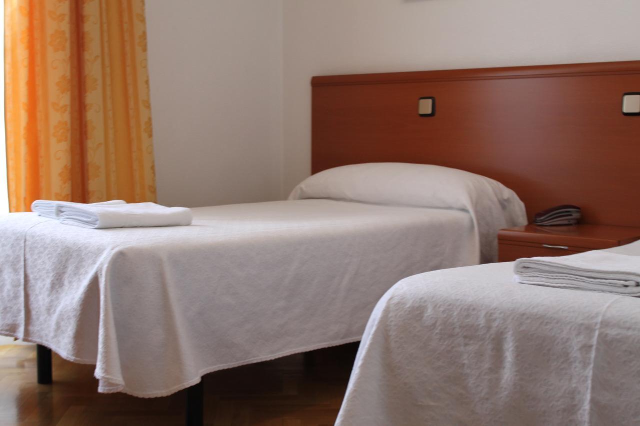 Hostal Jerez Мадрид Екстериор снимка