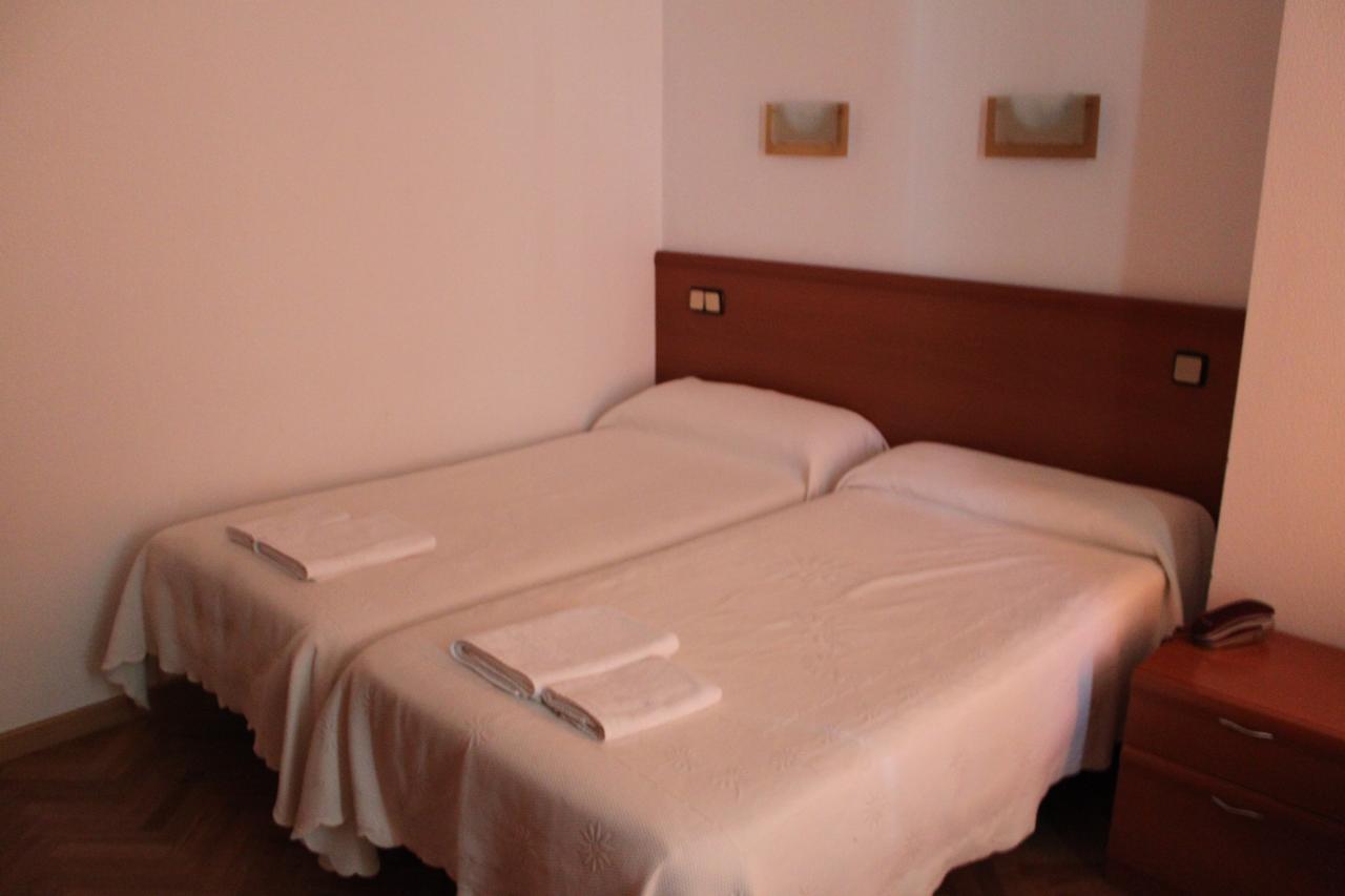 Hostal Jerez Мадрид Екстериор снимка