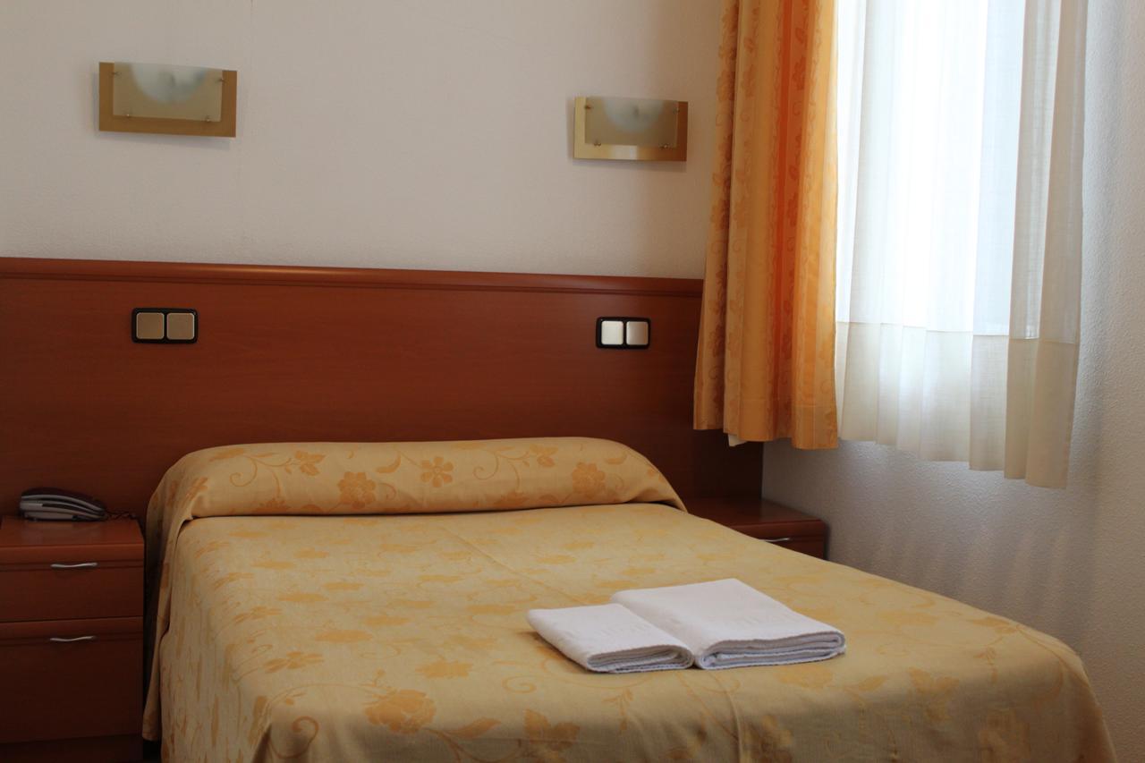 Hostal Jerez Мадрид Екстериор снимка