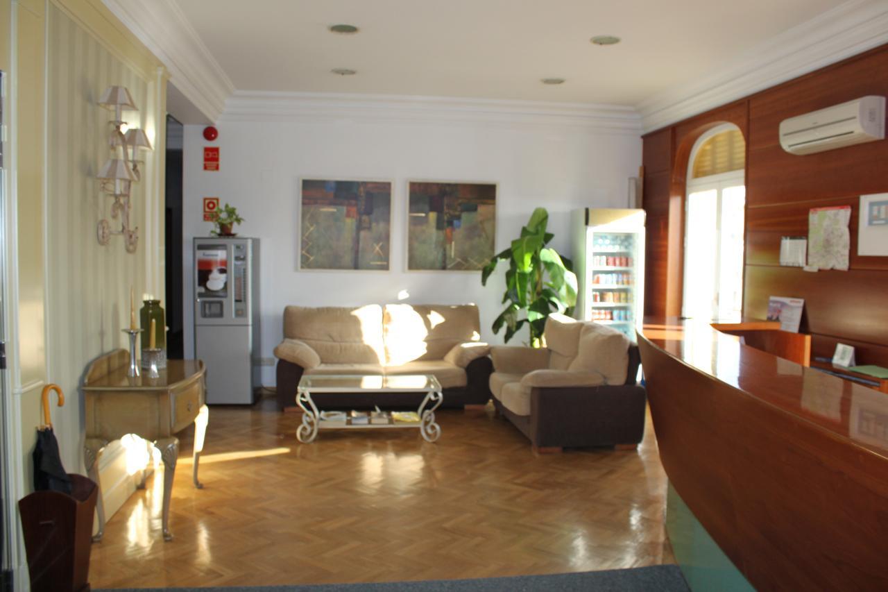 Hostal Jerez Мадрид Екстериор снимка