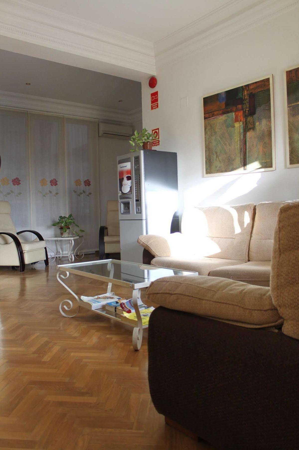 Hostal Jerez Мадрид Екстериор снимка