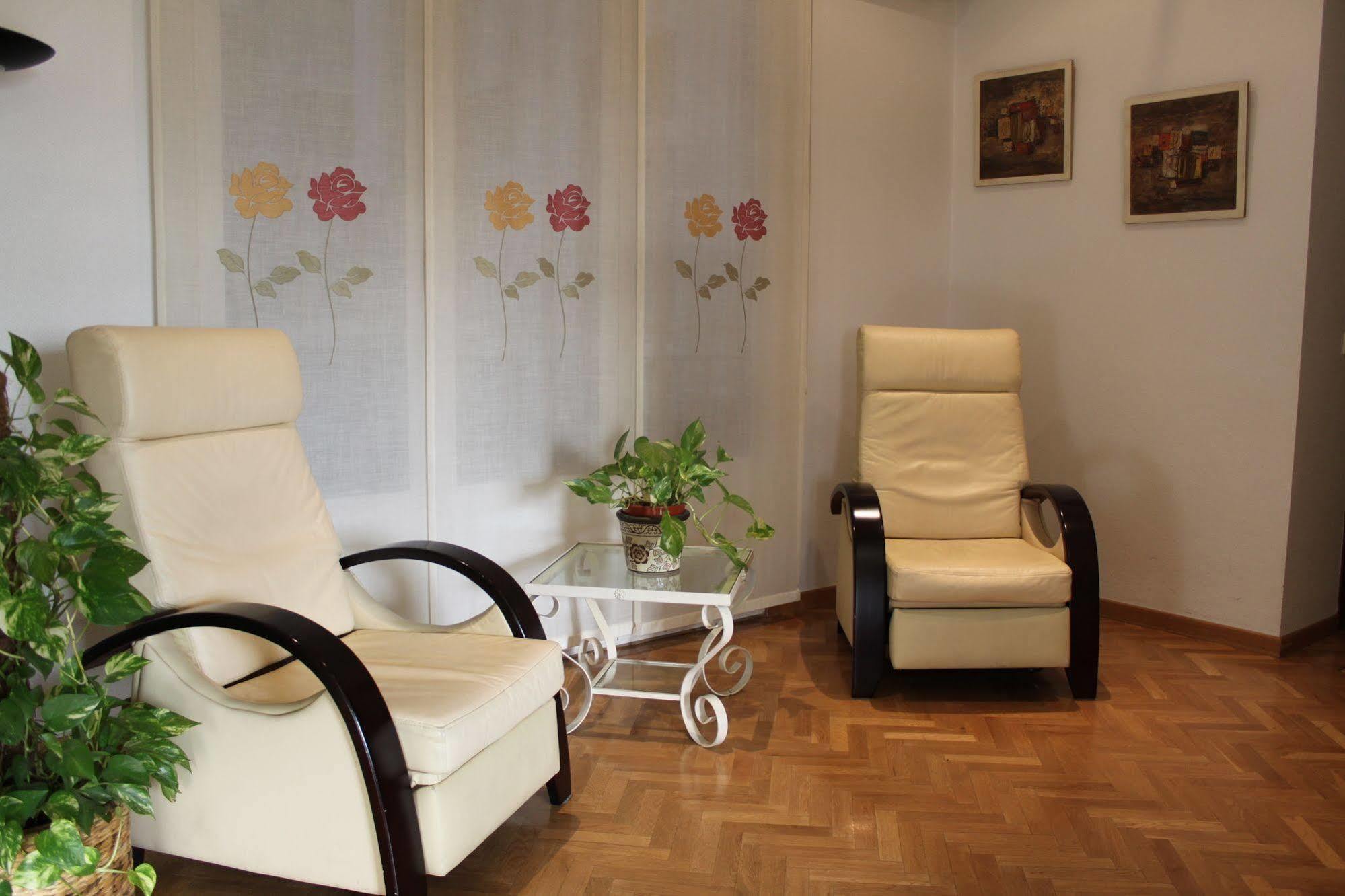 Hostal Jerez Мадрид Екстериор снимка