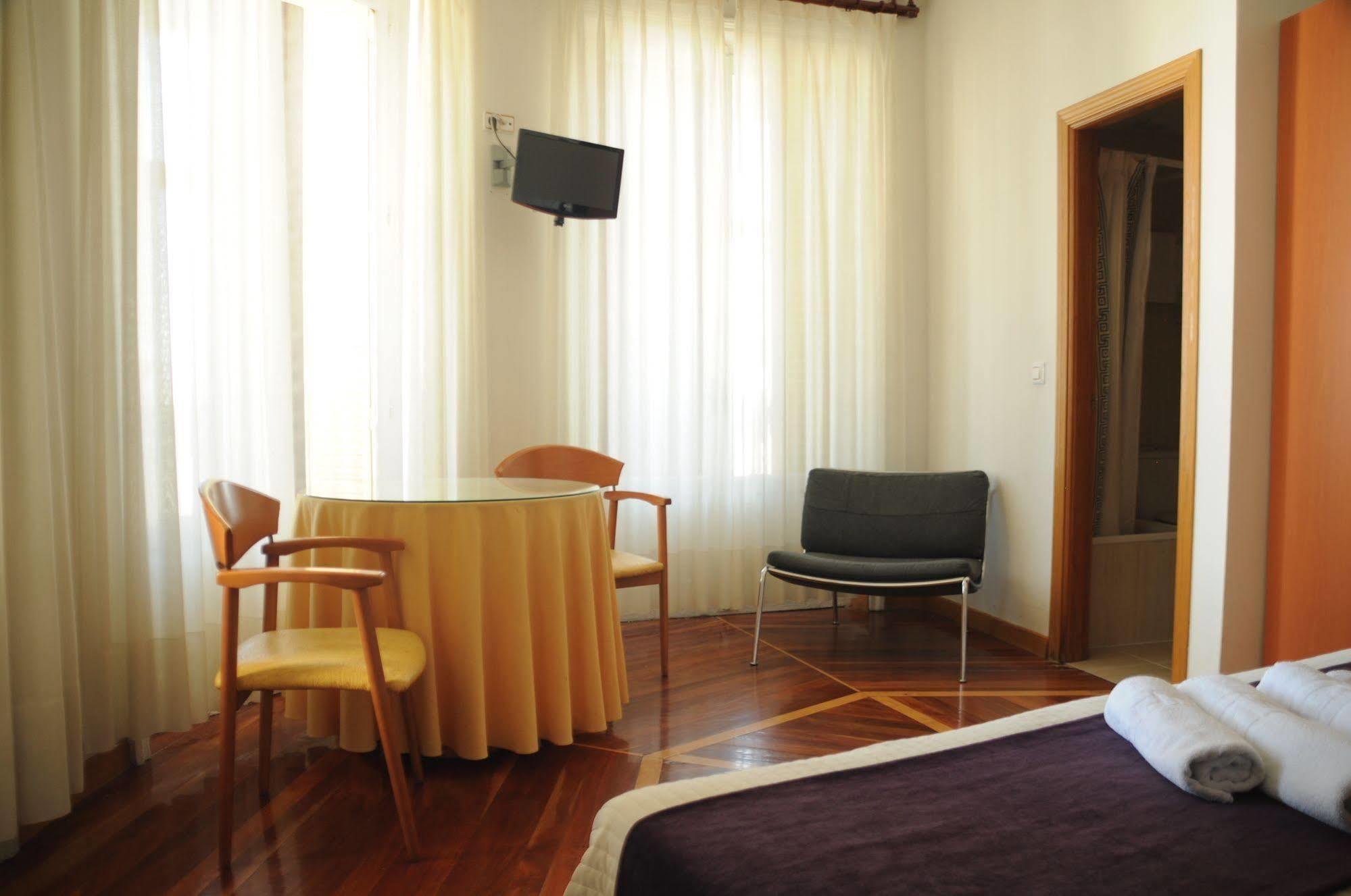 Hostal Jerez Мадрид Екстериор снимка