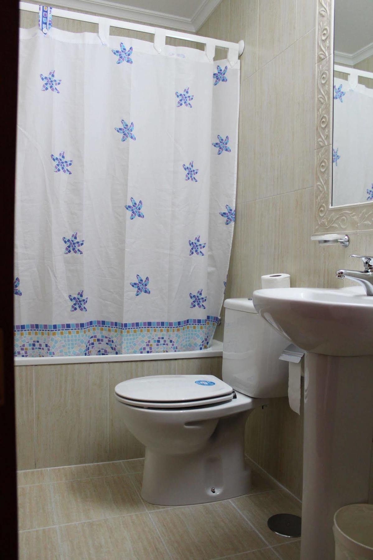 Hostal Jerez Мадрид Екстериор снимка