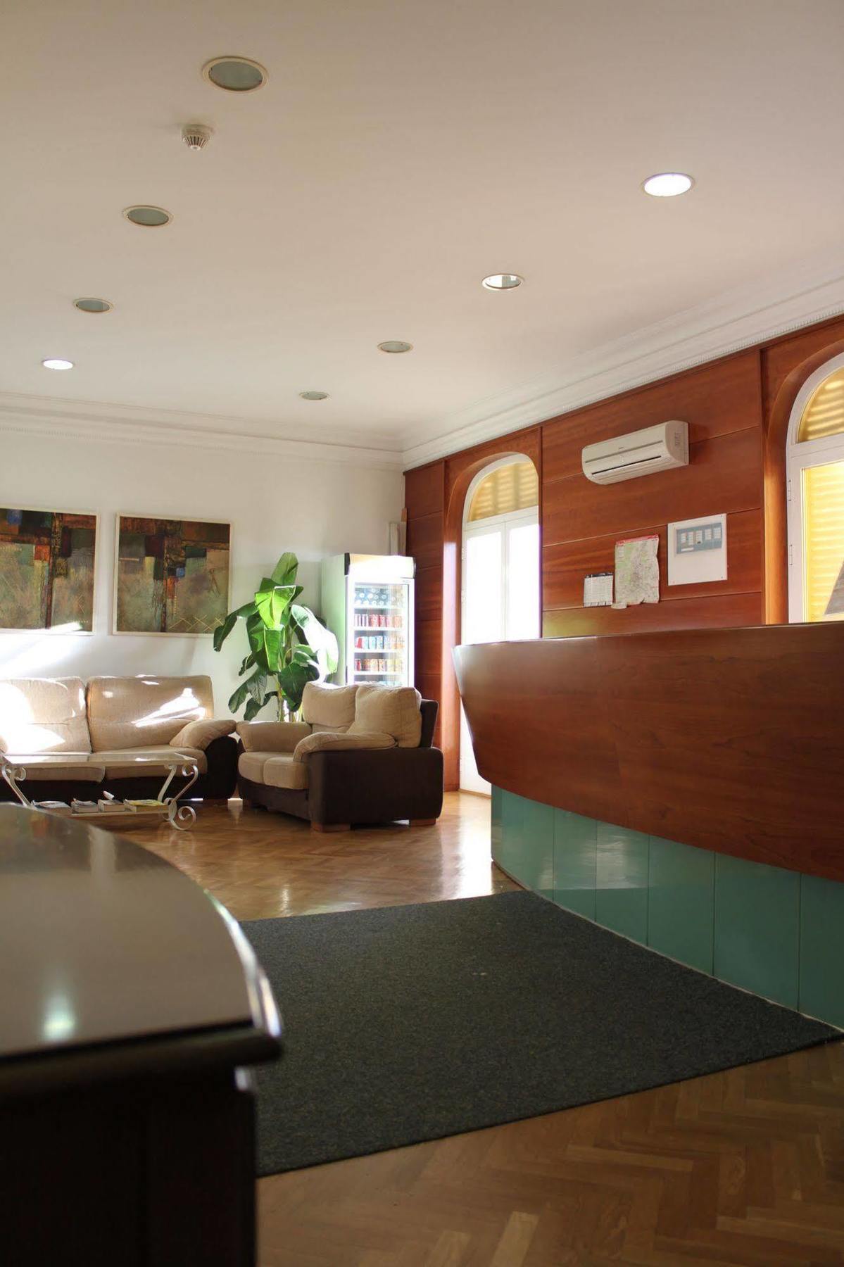 Hostal Jerez Мадрид Екстериор снимка