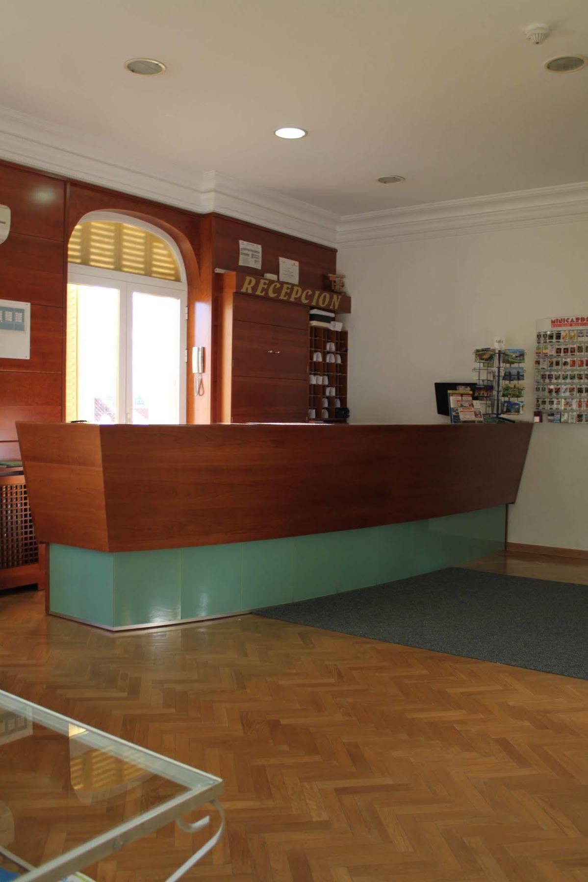 Hostal Jerez Мадрид Екстериор снимка