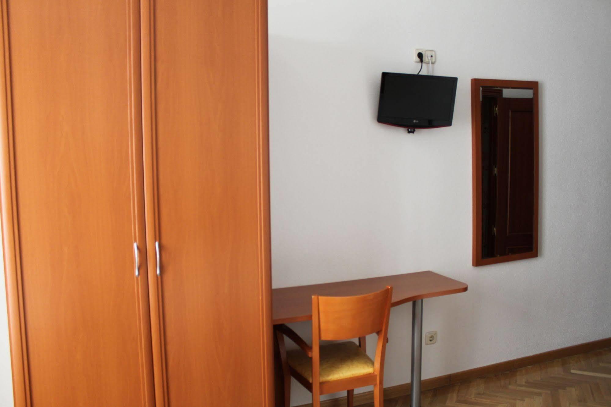 Hostal Jerez Мадрид Екстериор снимка