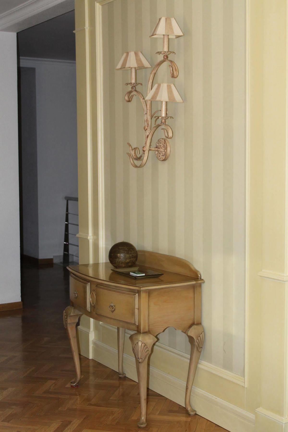 Hostal Jerez Мадрид Екстериор снимка